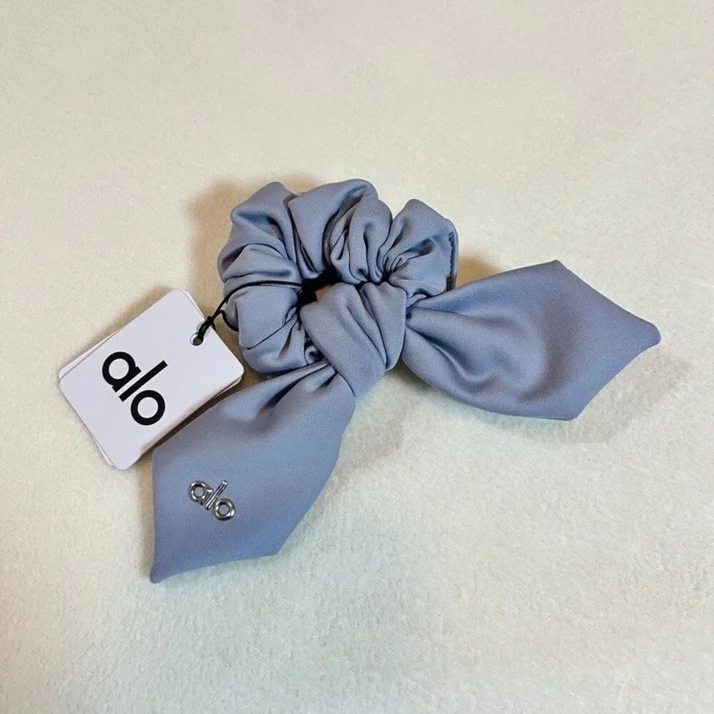 Alo Airlift Rhythm Scrunchie in Winter Frost / MSRP $48 / NWT
